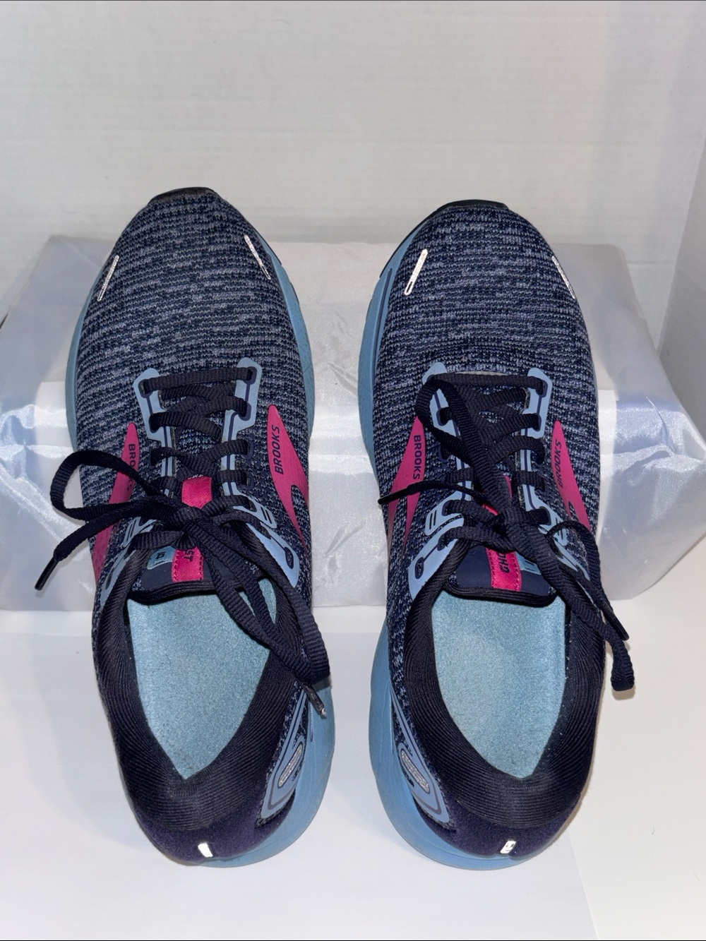 Brooks Women's Navy and Pink Athletic Running Shoes - Picture 4 of 7